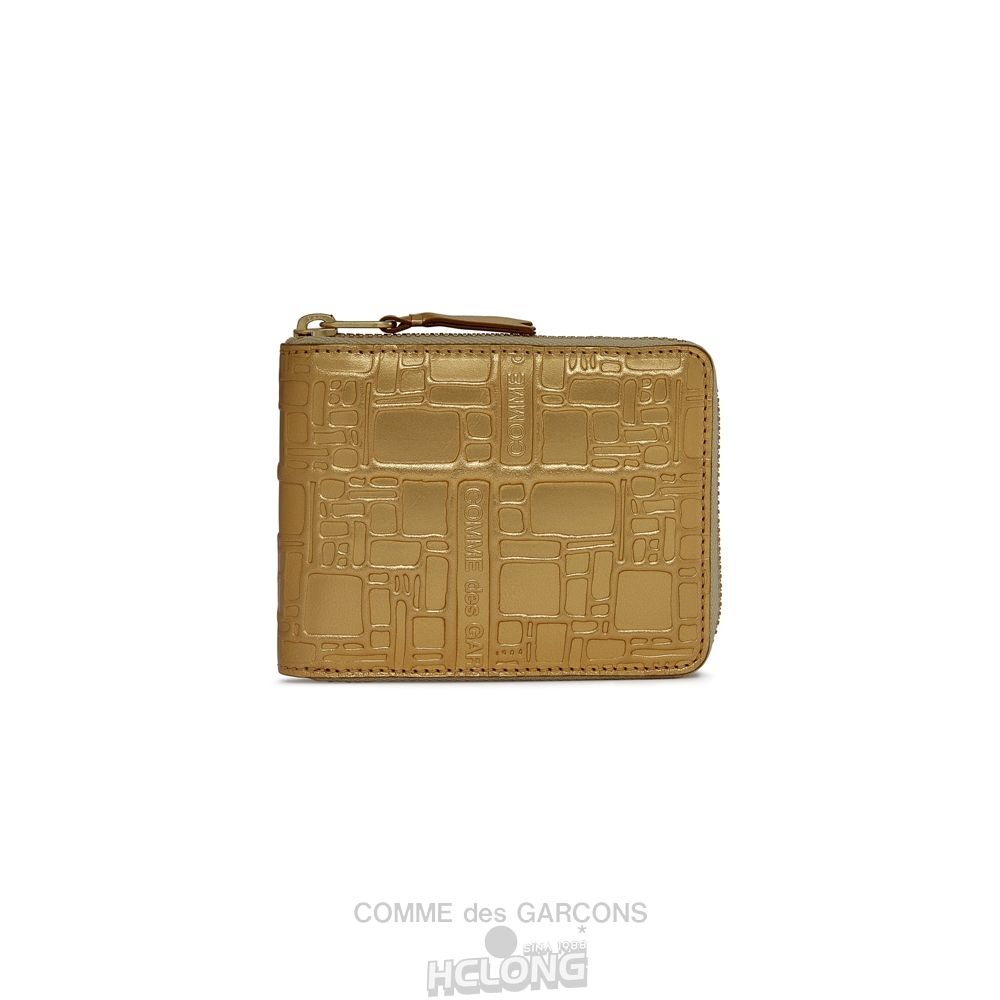 Comme Des Garcons CDG Wallet - Embossed Logo Full Zip Around Wallet - SA7100EG Embossed Logo Guld | 75621-JOKG