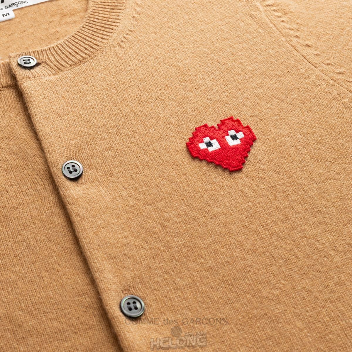 Comme Des Garcons PLAY Cardigan Invader Emblem Strikkevarer Dame Beige | 72834-FUMH